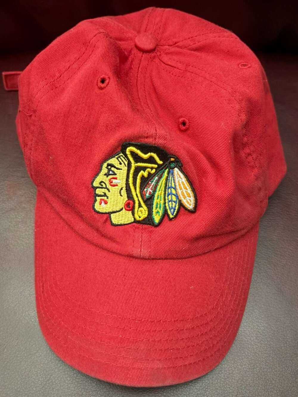Red fan favorite brand Chicago Blackhawks baseball cap